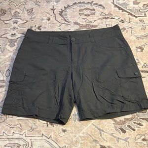 Columbia women’s Dark Gray Cargo Shorts size 10